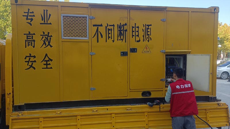 盖州柴油发电机组和UPS电源配合使用时，如何避免切换过程中的电力中断？